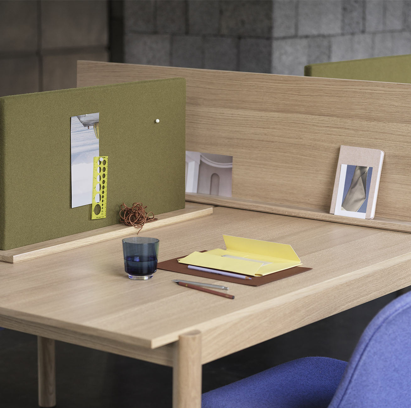 Muuto Raise Glasses Dark Blue