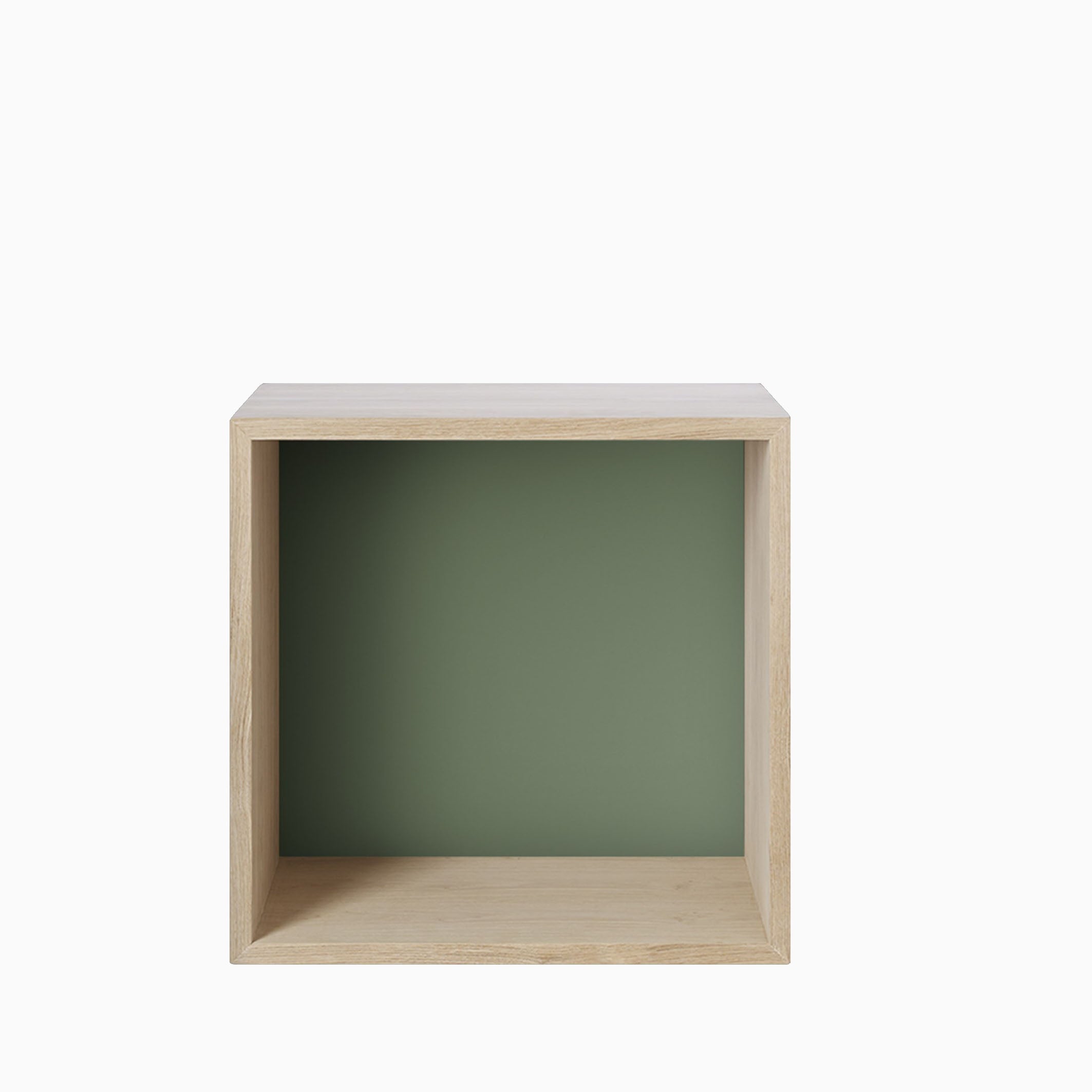 Muuto Stacked System Medium Oak with Green Backboard