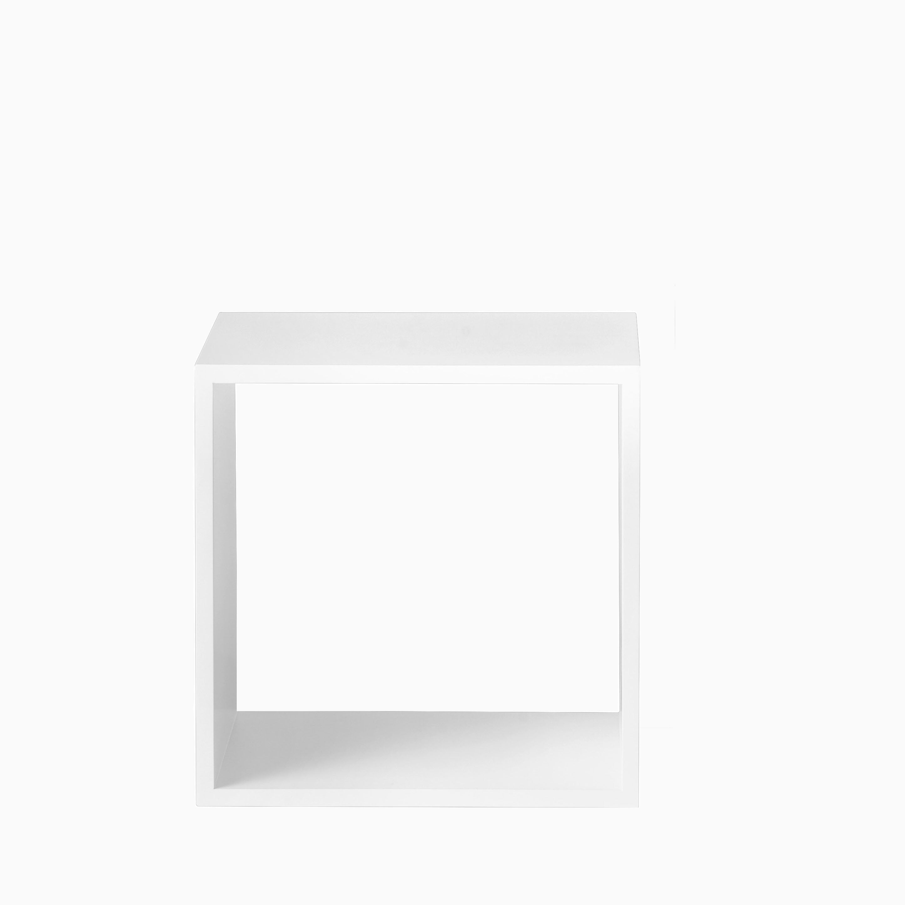 Muuto Stacked System Medium White Without Backboard