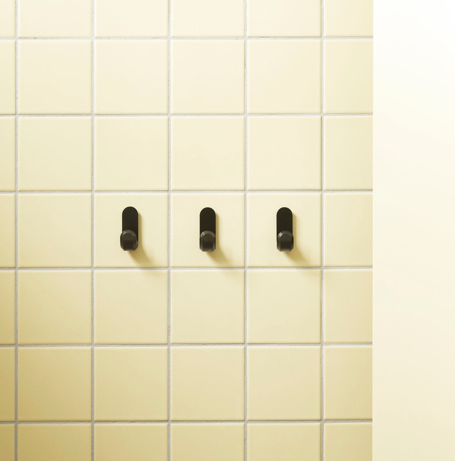 Normann Copenhagen Curve Mini Hooks Matt Black