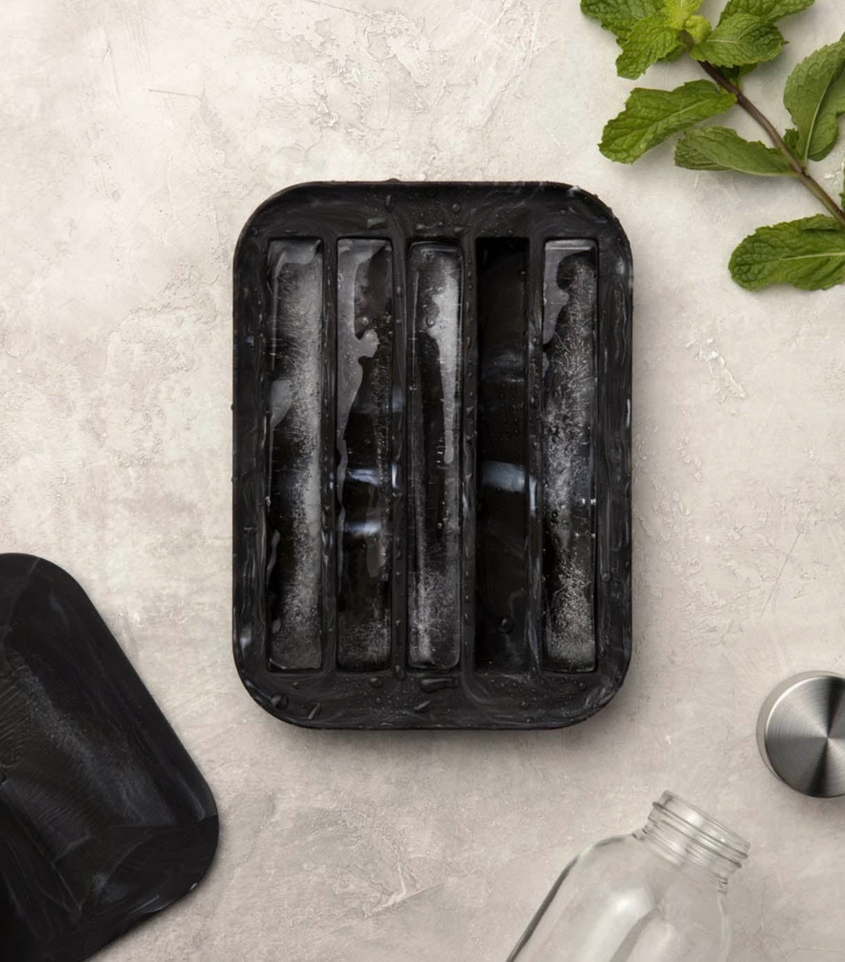 W&P Ice Tray Water Bottle Charcoal