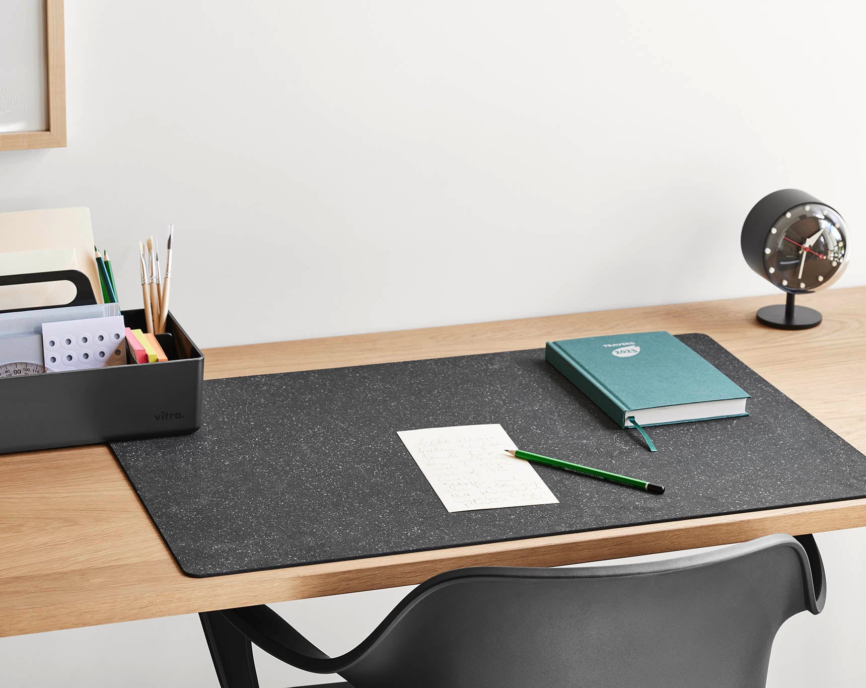 Vitra Toolbox Basic Dark